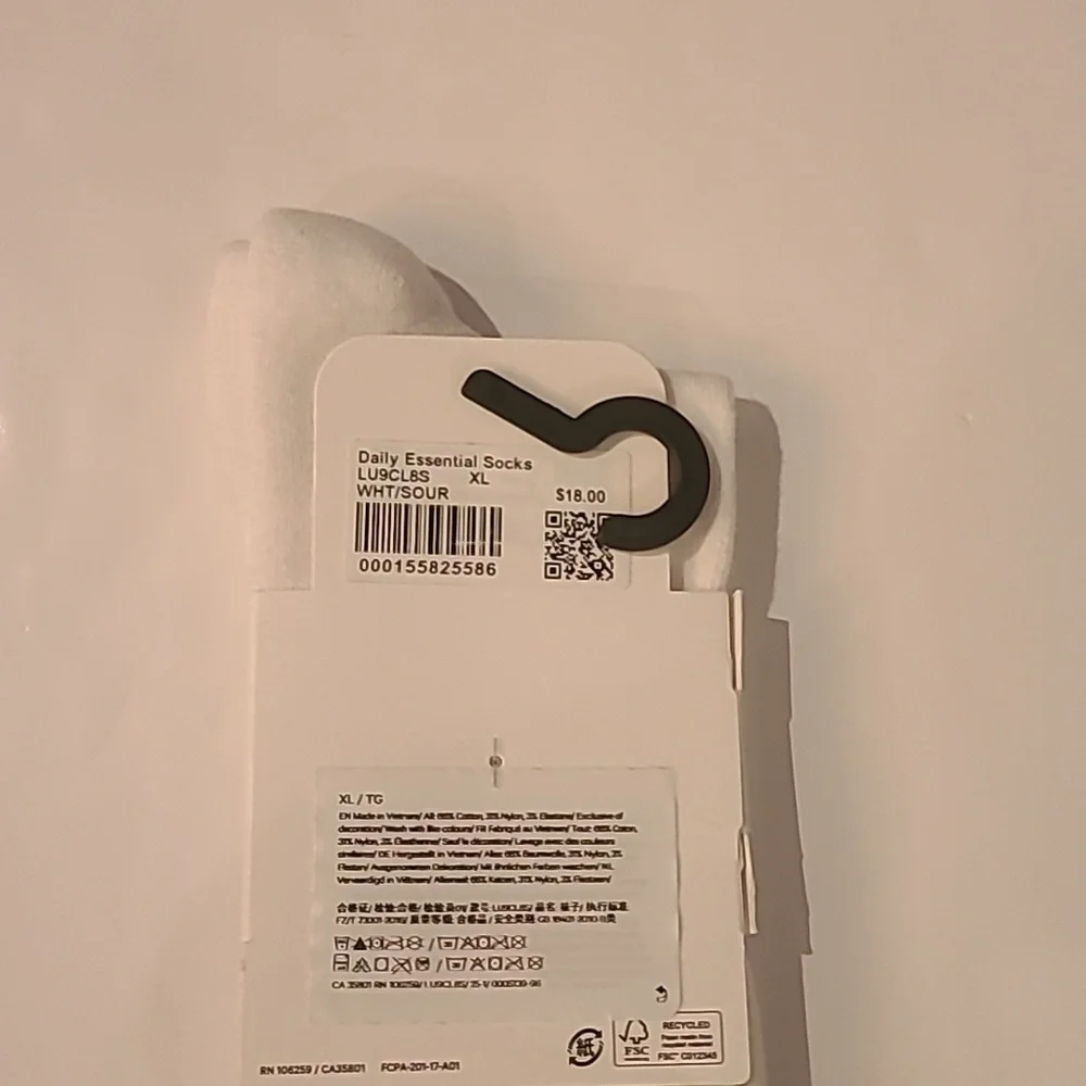 lululemon athletica Daily Essential Socks - Picture 2 of 2